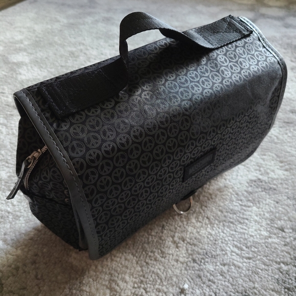 New MOSCHINO TRAVEL ZIPPER POUCH ORGANIZER BAG - Picture 2 of 7